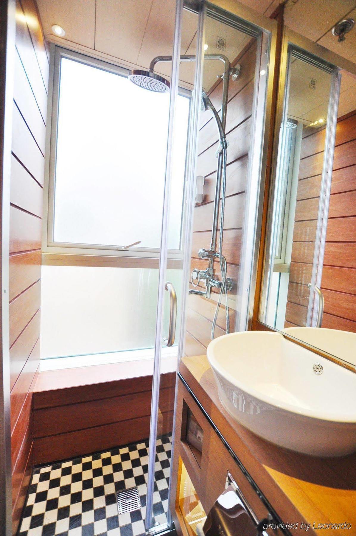 บลูเจย์ เรสซิเดนซ์ Hotel ฮ่องกง ภายนอก รูปภาพ