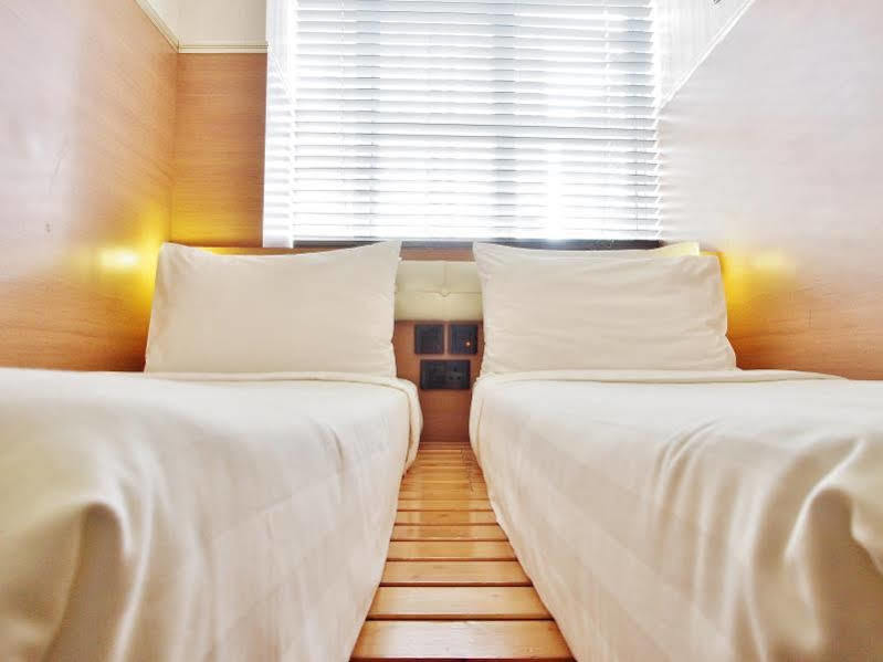 บลูเจย์ เรสซิเดนซ์ Hotel ฮ่องกง ภายนอก รูปภาพ